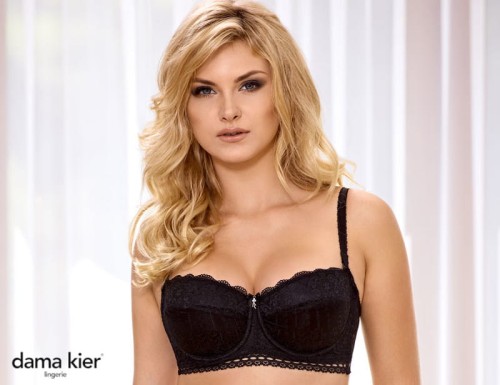 Czarna-bardotka-dama-kier.jpg